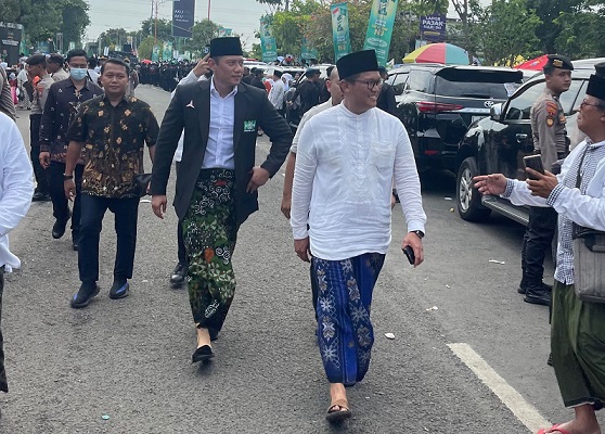 M Ali Affandi bersama AHY dan Teuku Riefky Harsya saat menghadiri resepsi Puncak Peringatan Harlah 1 Abad NU di Sidoarjo.