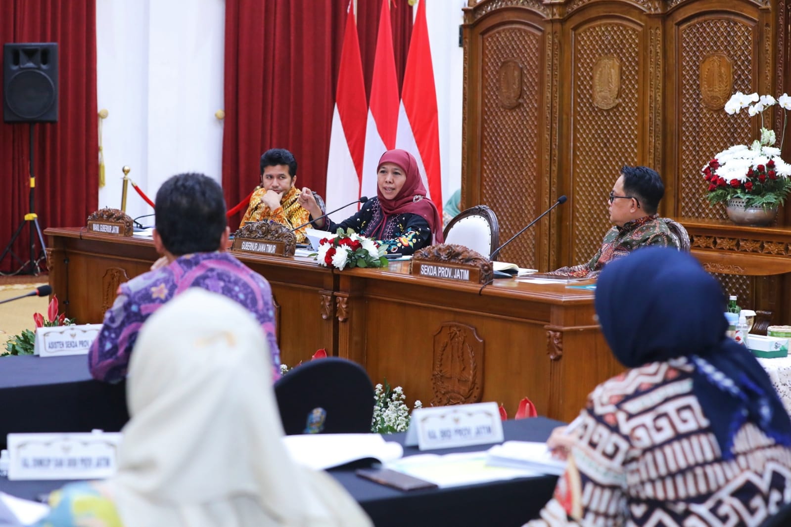 Rapat Koordinasi percepatan realisasi anggaran triwulan I serta Laporan Keterangan Pertanggungjawaban (LKPJ) di Gedung Grahadi, Surabaya lalu usai sholat tarawih pada Kamis (23/3) malam.SP/DEV