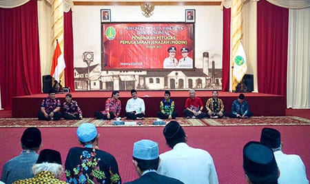 Wali Kota Pasuruan, H Saifullah Yusuf saat membuka pembinaan modin Kota Pasuruan di Gedung Gradika Bhakti Praja Kota Pasuruan.