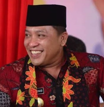 Bupati Sampang H. Slamet Junaidi.