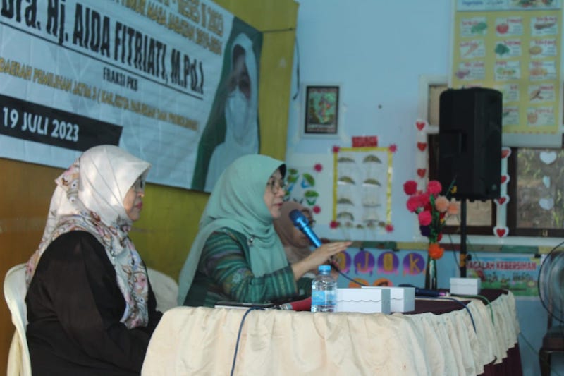 Ning Hj Aida Fitriati Anggota DPRD Jatim dari Dapil Jatim III Pasuruan-Probolinggo.