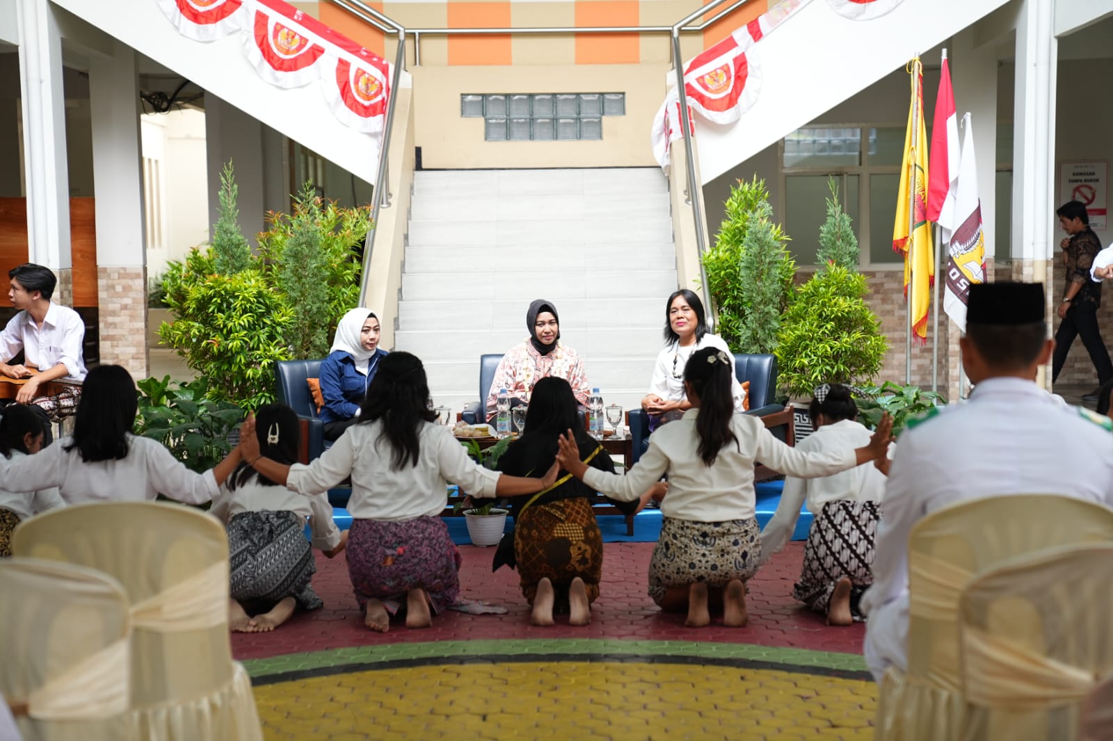 Walikota Mojokerto saat memberikan sosialisasi koperasi menyasar gen z Kota Mojokerto