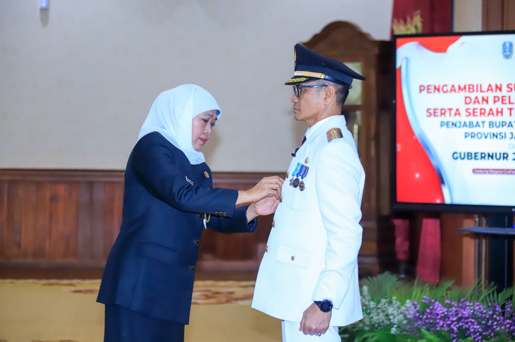Kepala Dinas Perkebunan Provinsi Jatim Heru Suseno resmi dilantik dan serah terima jabatan sebagai Pj Bupati Tulungagung. SP/Aini