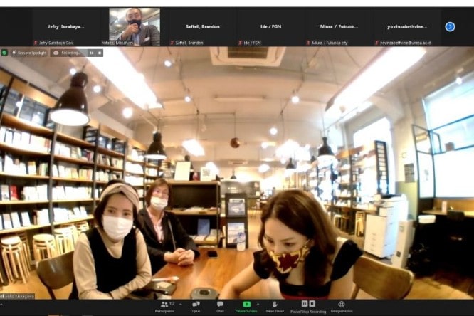 Sejumlah peserta mengikuti workshop daring pengembangan ekosistem startup daring yang digelar JICA bekerja sama dengan Pemkot Surabaya dan Fukoha, Jepang, pada 6–7 Oktober. SP/ANT/Humas Pemkot Surabaya