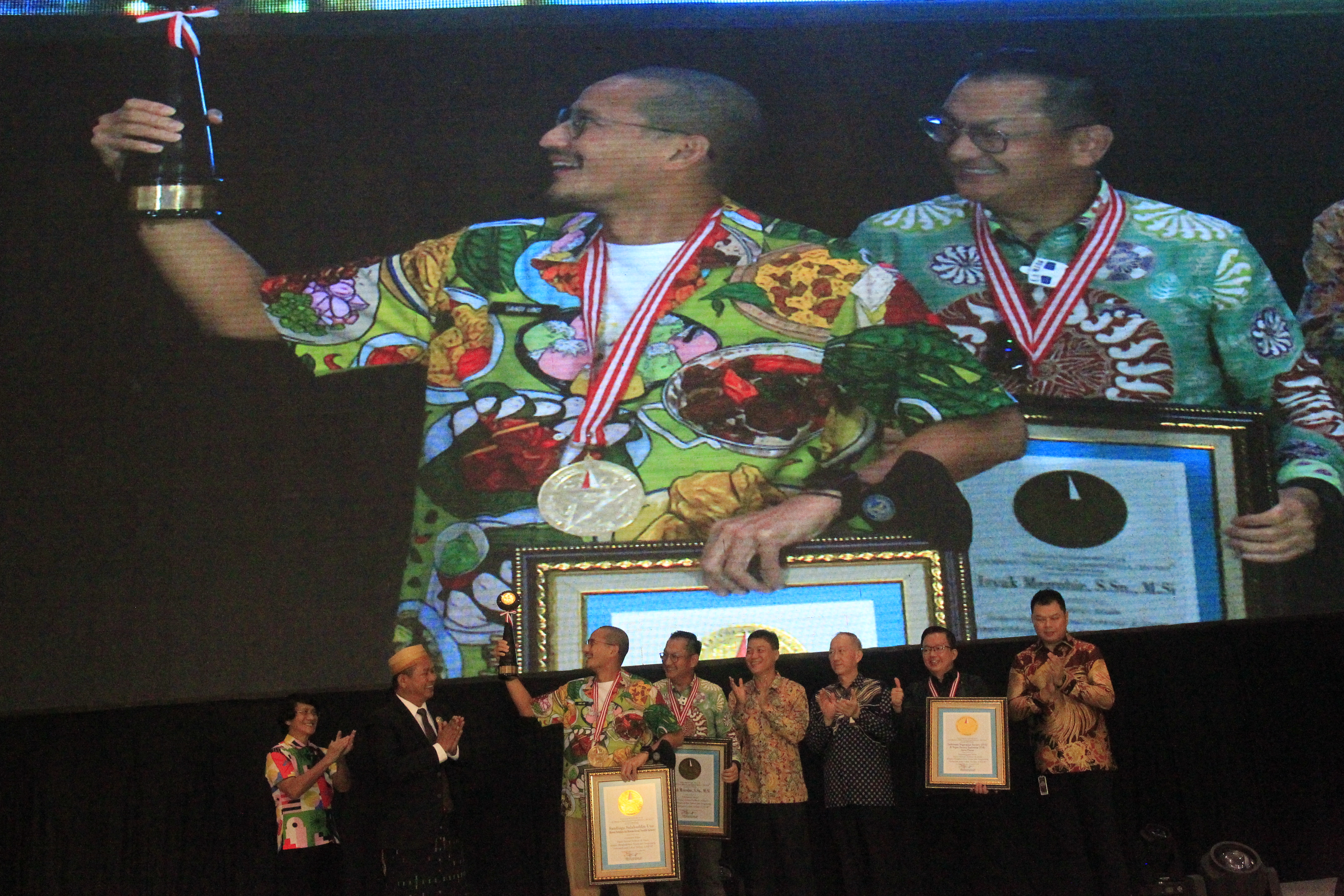 Menparekraf Sandiaga Uno dalam acara Vegan Festival 2022 di Surabaya, Minggu (11/12/2022). SP/Ariandi.