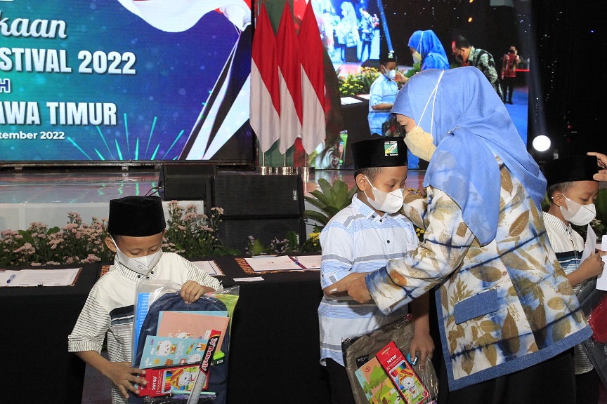 Pembukaan EJI 2022 oleh Gubernur Khofifah Indar Parawansa di Convention Hall Tunjungan Plaza Surabaya, Rabu (14/8/2022). Foto: SP/Ariandi Kusuma