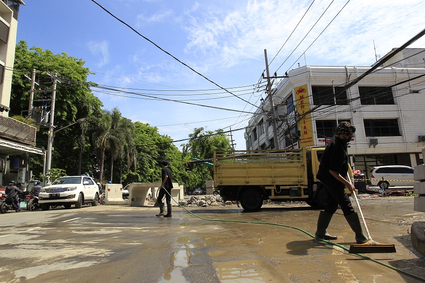 Proyek Saluran Crossing di Kawasan Kayon Surabaya. Foto: SP/Ariandi Kusuma