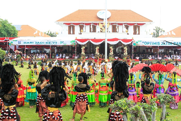 Upacara Hari Ulang Tahun (HUT) ke-77 Provinsi Jawa Timur di Gedung Negara Grahadi Surabaya, Jawa Timur Rabu (12/10/2022).  SP/Ariandi.
