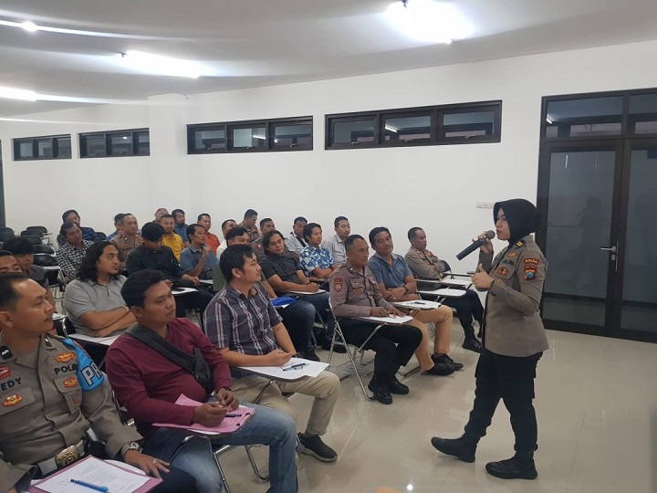 Anggota Polres Pasuruan kota saat menjalani tes psikologi dan mapping jabatan