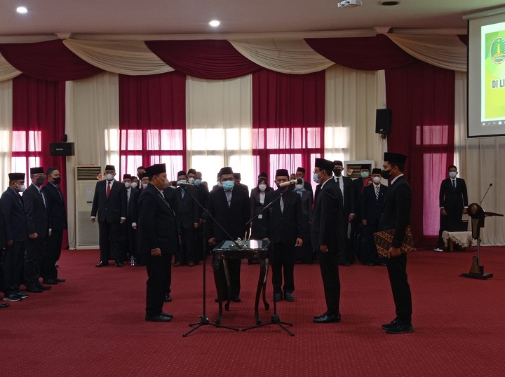 Walikota Pasuruan Gus Ipul melantik pejabat di lingkungan Pemerintah Kota Pasuruan.