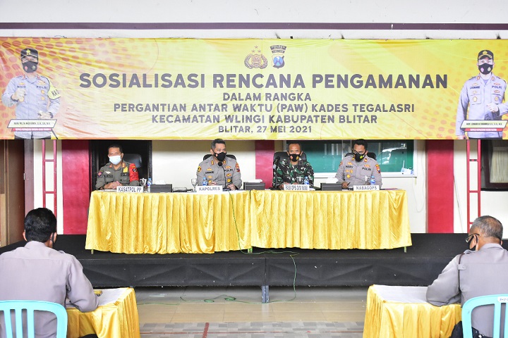 Sosialisasi pengamanan pemilihan PAW Kades di Aula Hogeng Iman Santoso Polres Blitar, Kamis (27/05) siang. SP/Hadi Lestariono