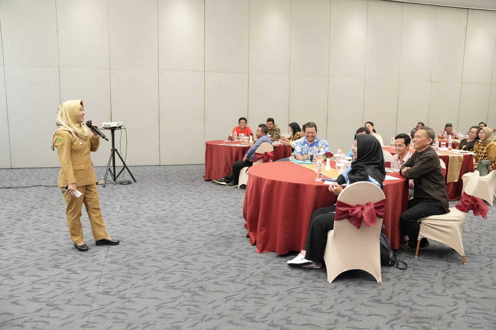 Wali Kota Mojokerto Ika Puspitasari saat memberikan arahan kepada para peserta-