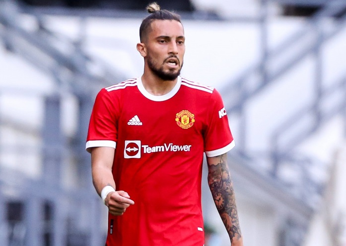 Pemain Sepak Bola Alex Telles