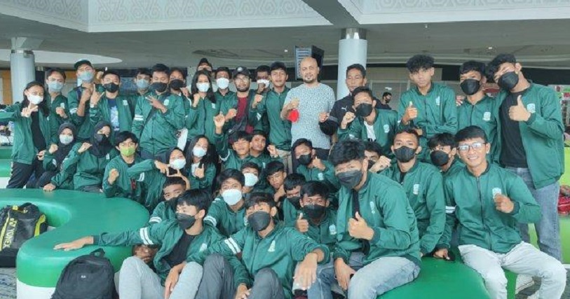 Kontingen Jatim yang dipimpin oleh Firman Syah Ali pada gelaran Pra Pekan Olahraga Pelajar Nasional (Pra POPNAS) di Samarinda, Kalimantan Timur.