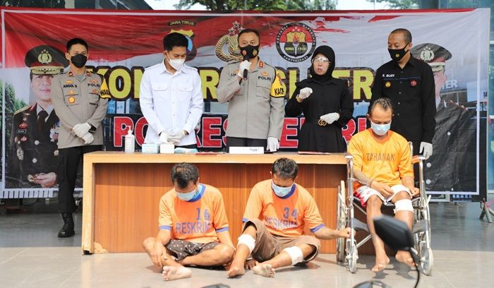 AKBP Lukman Cahyono saat menggelar jumpa pers di Mapolres Kediri, Senin (24/5/2021).