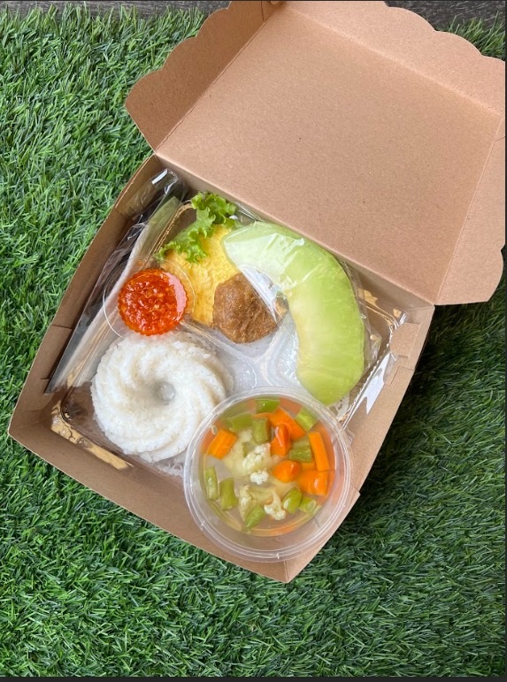 Makanan yang dibagikan kepada peserta program PMT Lokal di Kabupaten Gresik. SP/Grs