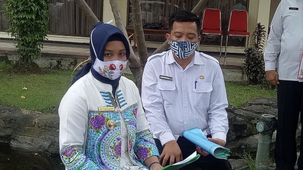 Wali Kota Mojokerto, Ika Puspitasari saat memberi keterangan terkait pelaksanaan PPDB jenjang TK, SD dan SMP di Kota Mojokerto. SMG/Dwy Agus Susanti