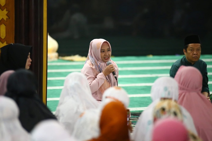 Wali Kota Mojokerto Ika Puspitasari bersama jajaran Forkopimda, Safari Ramadhan Sholat Subuh berjamaah di Masjid Agung Al-Fattah Kota Mojokerto.