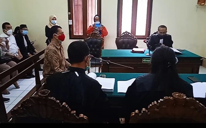 Sidang Ariel Topan Tubagus, terdakwa dugaan pemalsuan akta autentik. SP/Budi Mulyono