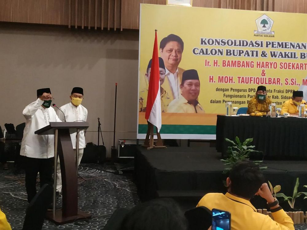 Cabup BHS dan Cawabup Taufiqulbar saat sampaikan program di depan kader Golkar