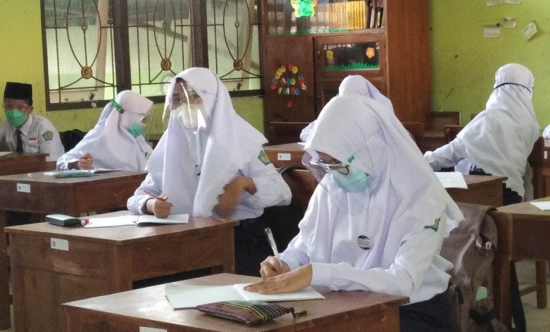 Kesemua sekolah diperbolehkan menggelar PTM seiring perubahan situasi Covid-19 Jatim, yang telah masuk pada level 1. SP/IST