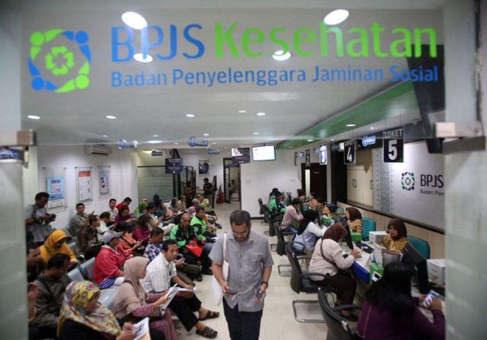 Warga yang ingin membuat SIM, STNK, melaksanakan ibadah Haji atau Umrah, bahkan jual beli tanah harus memiliki kartu BPJS Kesehatan sebagai salah satu syarat/ Foto: Doc. SP