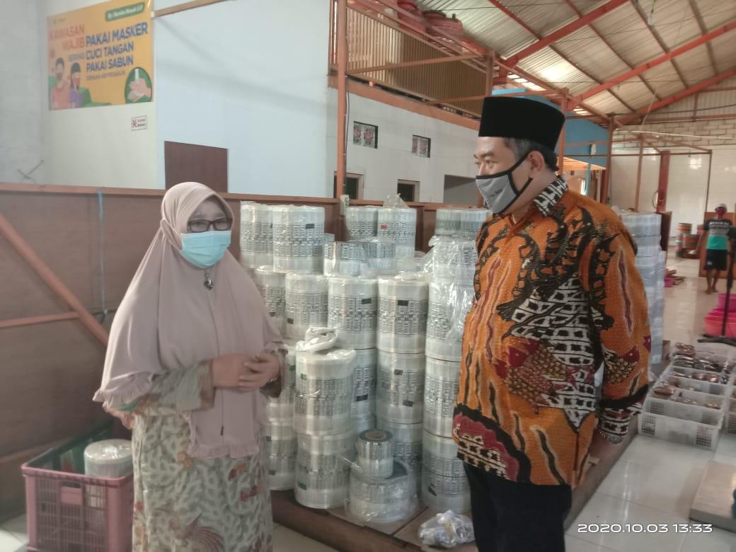 Cawabup Taufiqulbar saat kunjungi home industri bumbu masak Ny Lilik