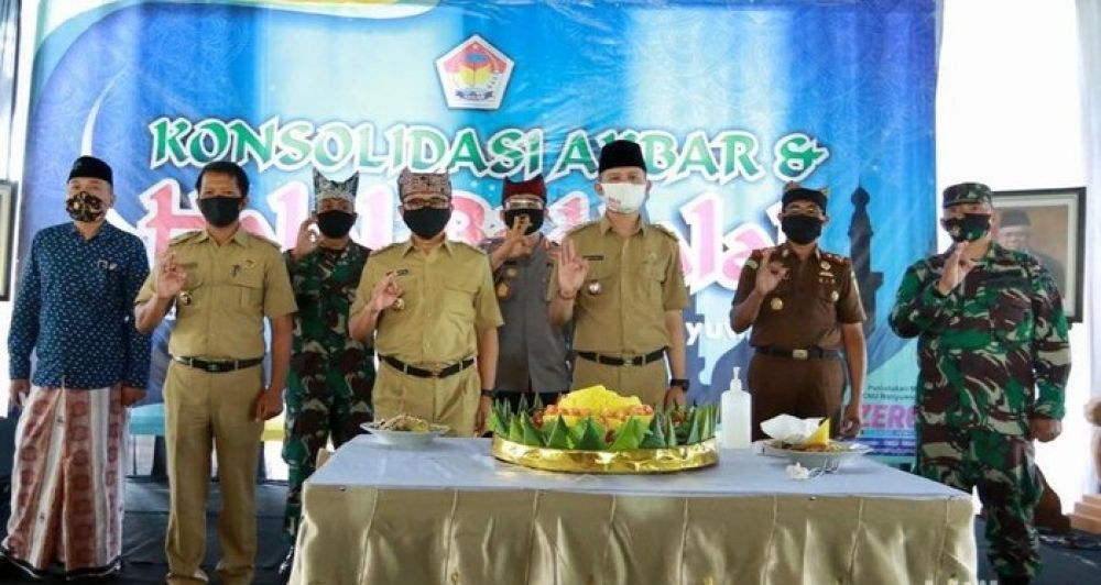 Bupati Banyuwangi Abdullah Azwar Anas (tengah).SP/decom