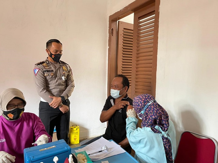 Kegiatan vaksinasi gratis di Polres blitar. SP/Hadi Lestariono