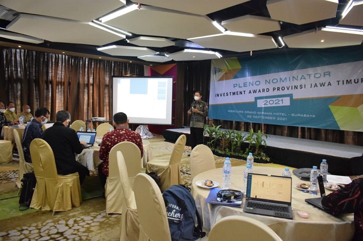 Bupati saat memaparkan capaian investasi di Lamongan di hadapan juri. SP/MUHAJIRIN KASRUN