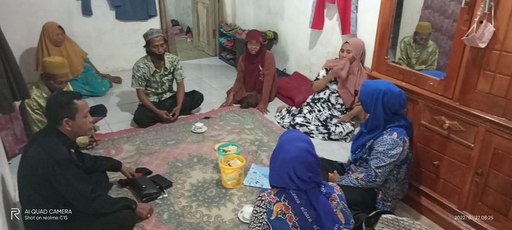 Keluarga Besar Suriyani di Dusun Panggung paloloan Gapura kab. Sumenep. SP/Ainur Rahman