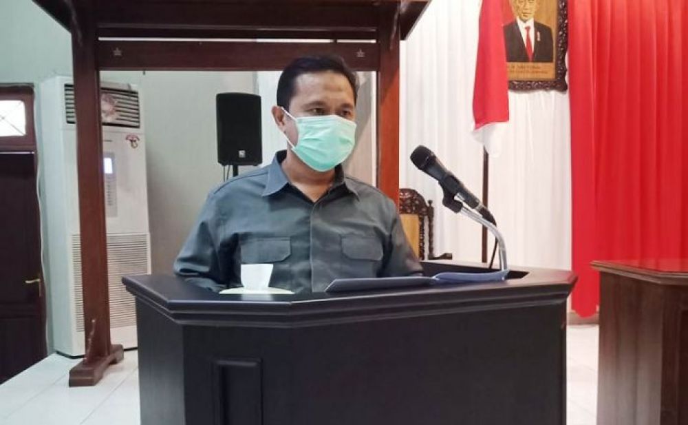 Ketua Fraksi PKS Imam Joko saat membacakan pandangan umum.SP/bo