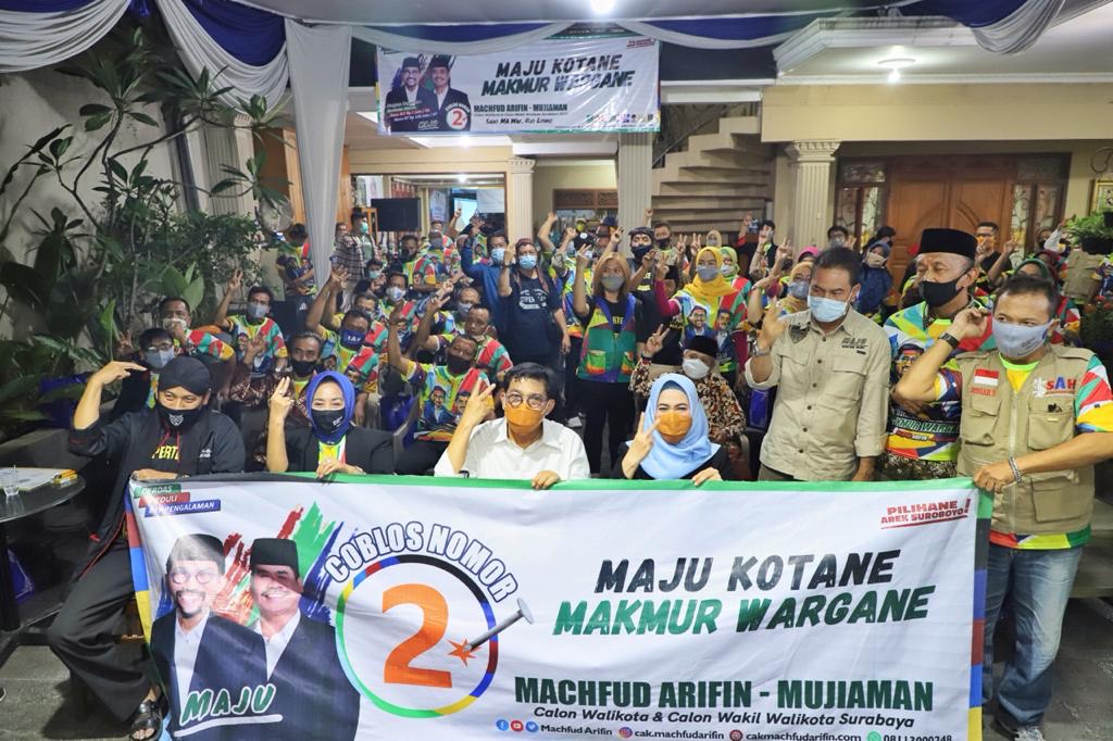 Relawan Siti Anggraenie Hapsari (SAH) mendeklarasikan siap mendukung dan berkomitmen memangkan Machfud Arifin-Mujiaman Sukirno. SP/Alqomaruddin.