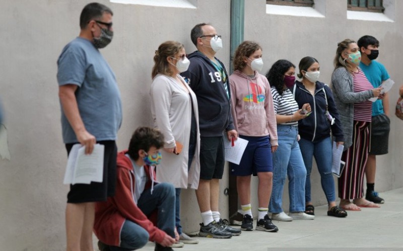Warga California berkesempatan memenangkan hadiah jika melakukan vaksinasi Covid-19 sebelum 15 Juni. SP/AP