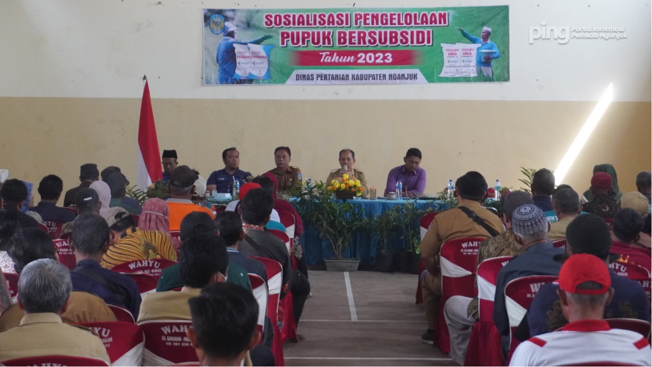 Sosialisasi pengelolaan pupuk bersubsidi di Aula Balai Desa Banaran, Kecamatan Pace, Kabupaten Nganjuk, Selasa (11/7/2023). Foto: Pemkab Nganjuk.