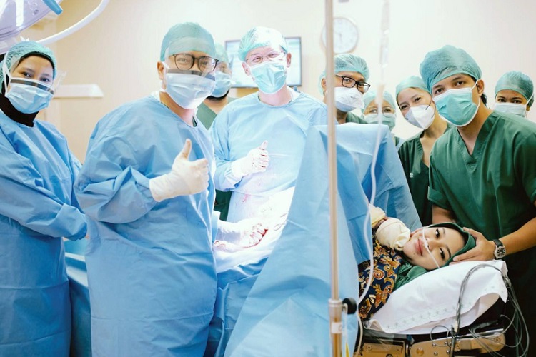 Aurel Hermansyah dan Atta Halilintar sambut kelahiran buah hatinya yang kedua. SP/ Instagram @attahalilintar