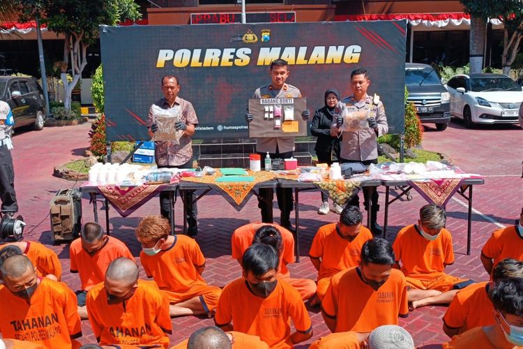Polres Malang menggelar konferensi pers Operasi Tumpas Narkoba Semeru 2023, Jumat (01/09/2023). SP/ MLG