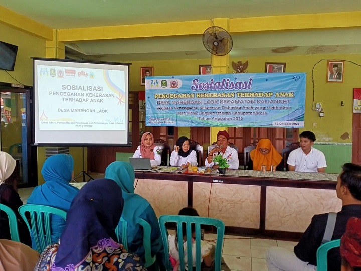 Dari kiri, Kepala Bidang Perlindungan Anak, dr. Dwi Regnani M. Kes, Kepala Desa Marengan Laok, Dasuki Wahyudi ST, Ketua Lembaga perlindungan anak, Nurul Sugiati S.Pdi, Fasilitator Forum anak Sumenep, Yoga Pratama Widianto SH. SP/Ainur Rahman