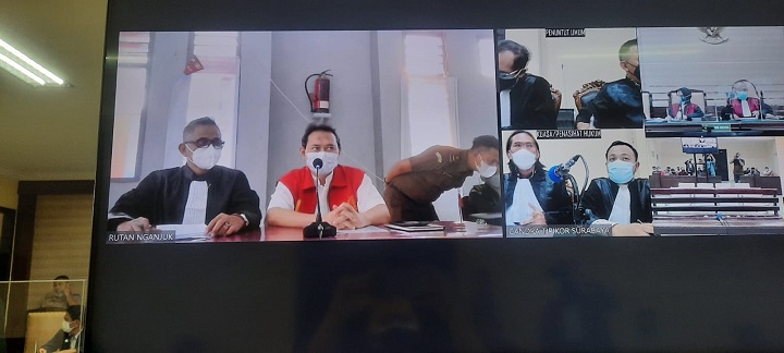 Sidang Bupati nonaktif Nganjuk Novi Rahman Hidhayat yang digelar secara daring. SP/Budi Mulyono