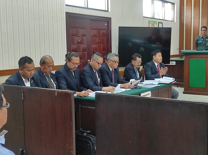 Tim kuasa hukum Samanhudi saat mengikuti sidang gugatan pra peradilan. SP/Hadi Lestariono