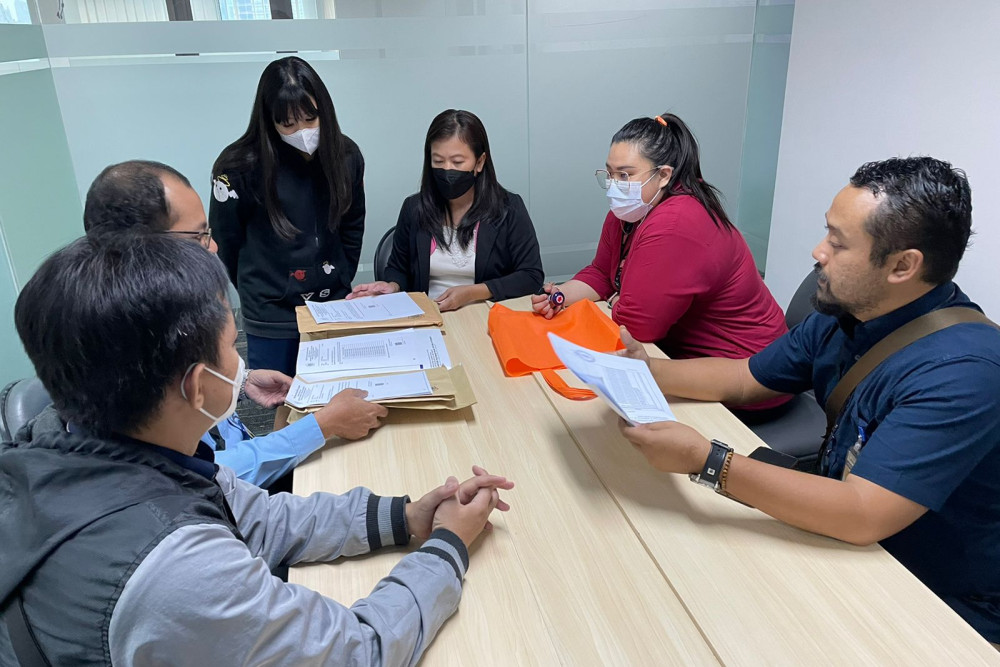 Upaya Kanwil DJP Jatim III memblokir rekening ratusan wajib pajak penunggak pajak yang tersebar di 14 Kantor Pelayanan Pajak melalui para Jurusita Pajak Negara. Foto: Kanwil DJP Jatim III.