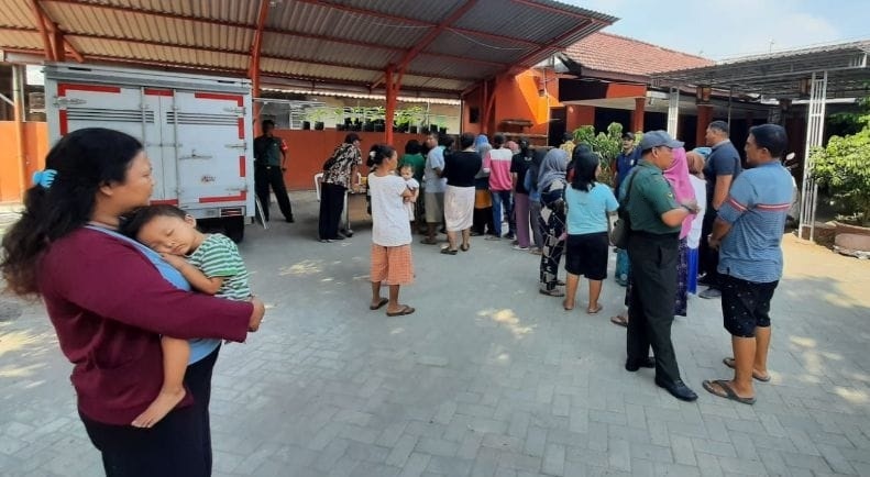 Warga antusias mendatangi pasar murah di Kelurahan Meri (Kelurahan Miji), Kota Mojokerto untuk membeli bapok dengan harga lebih murah