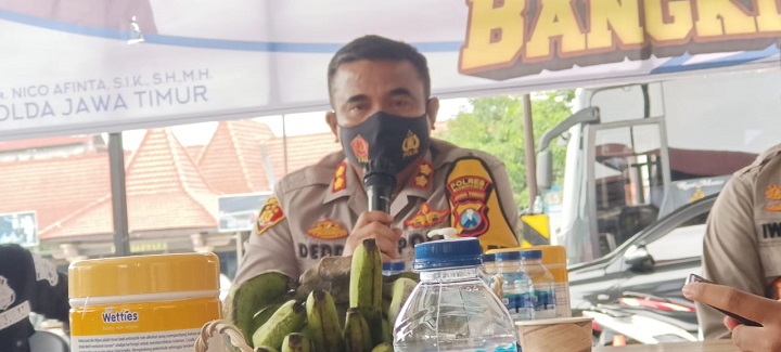 Kapolresta Mojokerto saat silaturahmi dengan media dalam rangka mendukung PPKM Kota Mojokerto menuju bangkit. SP/Dwy Agus Susanti 