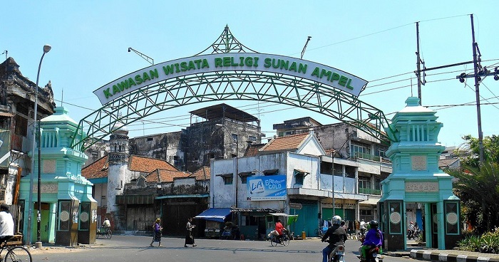 Pengembangan kawasan religi Sunan Ampel diminta segera direalisasikan menyusul banyaknya peziarah yang datang ke makan Sunan Ampel. SP/SNAMPEL