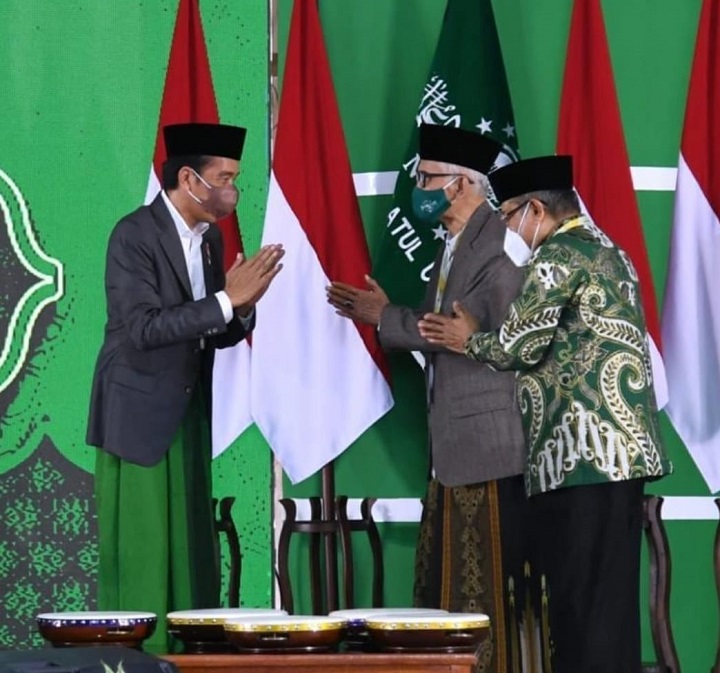 Presiden Joko Widodo saat menghadiri Muktamar ke-34 NU dengan tema 'Menuju Satu Abad NU, Membangun Kemandirian Warga untuk Perdamaian Dunia di Lampung, Rabu (22/12/2021).