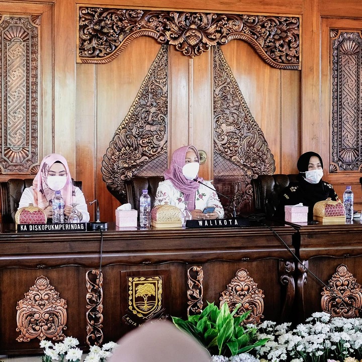 Wali Kota saat membuka sosialisasi Tentang Ketentuan di Bidang Cukai Hasil Tembakau Bagi UMKM. SP/Dwy AS