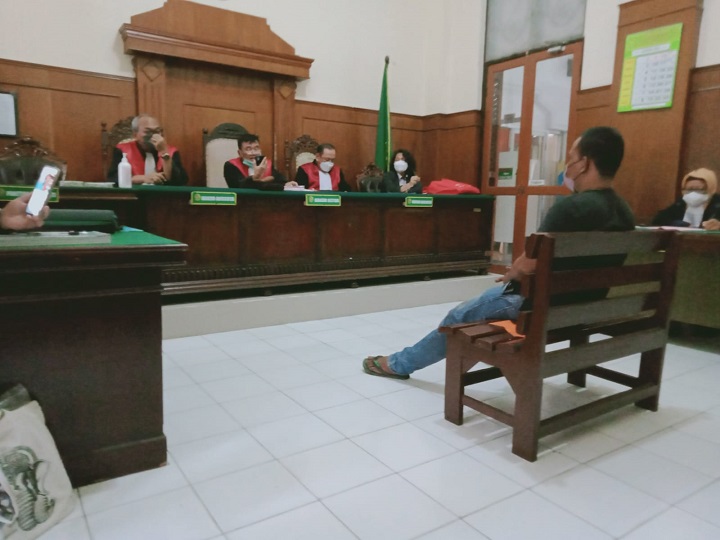 Saksi menyampaikan keterangan saat sidang di Pengadilan Negeri (PN) Surabaya, Rabu (12/1). SP/Budi Mulyono