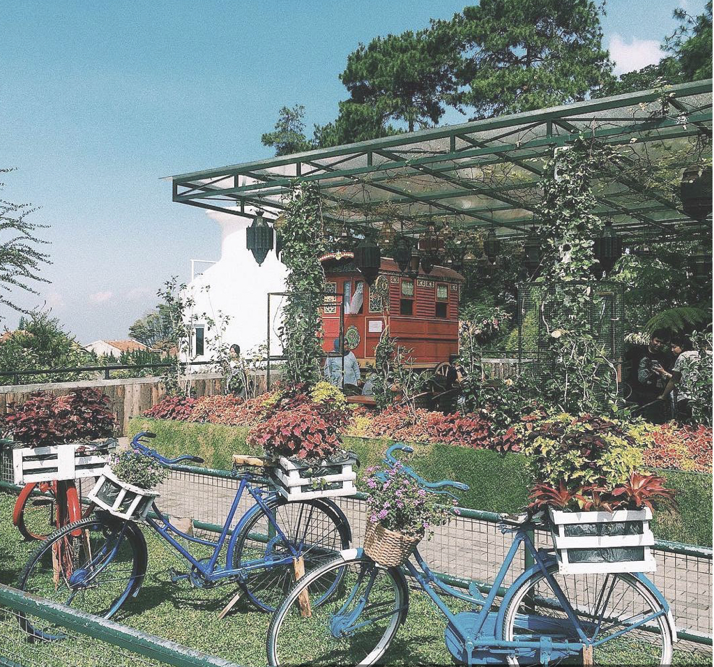 farm house sbg salah satu dari 9 tujuan wisata di Bandung