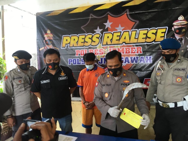 Kapolsek Jenggawah AKP Ma'ruf saat menggelar Press Converence Kamis (20/5/2021).