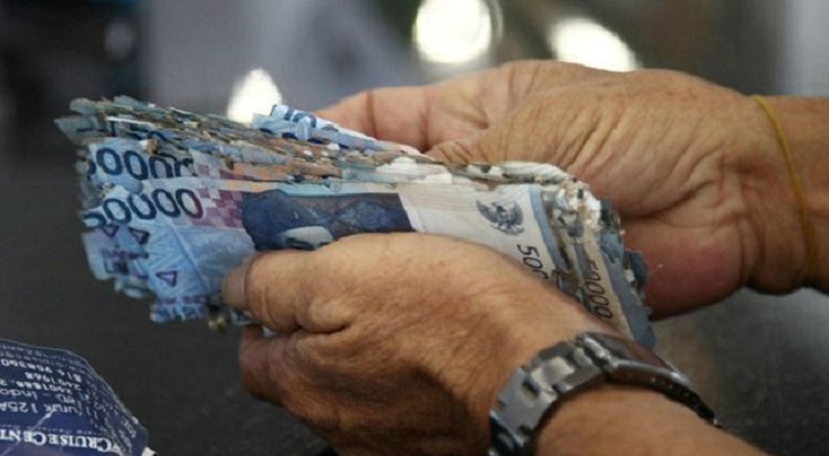 BI menerima penukaran uang rusak.